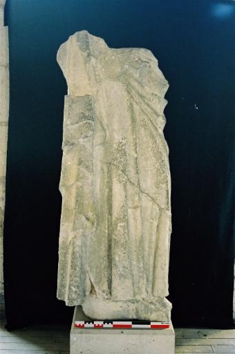 Statue, fragment_0