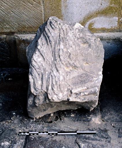 Statue, fragment_0