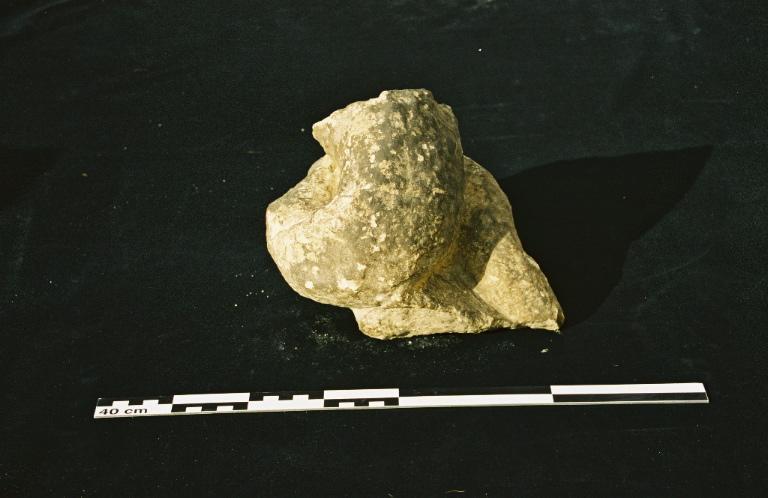 Statue, fragment_0