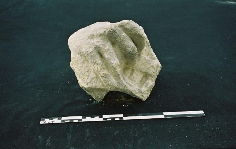 Statue, fragment_0