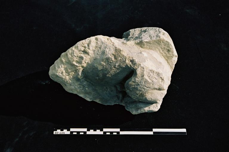 Statue, fragment_0
