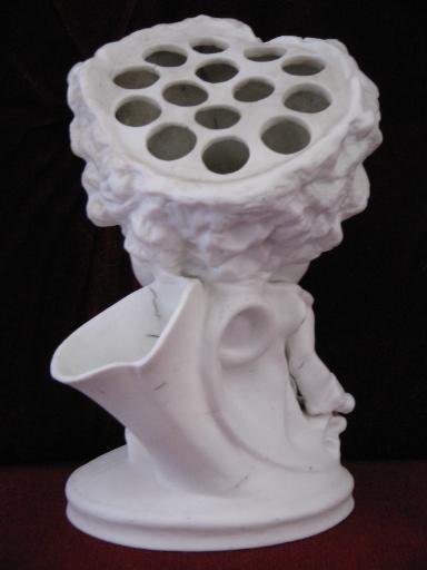 Statuette d'Alexandre Dumas père déguisé en mousquetaire_1