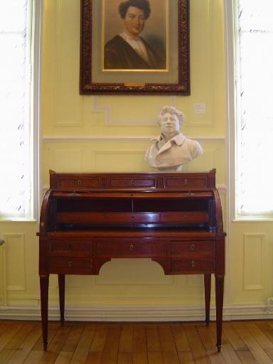 Bureau à cylindre de style Louis XVI_0