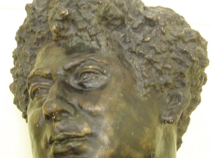Moulage en plâtre de la tête et du col de la statue d'Alexandre Dumas père_1