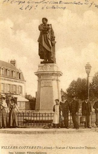 VILLERS-COTTERÊTS (Aisne) - Statue d'Alexandre Dumas_0