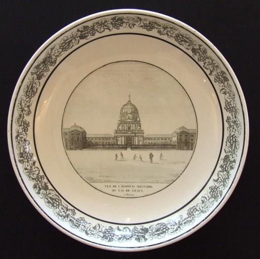 Vue de l'hopital militaire du Val de Grâce à Paris (titre inscrit)_0