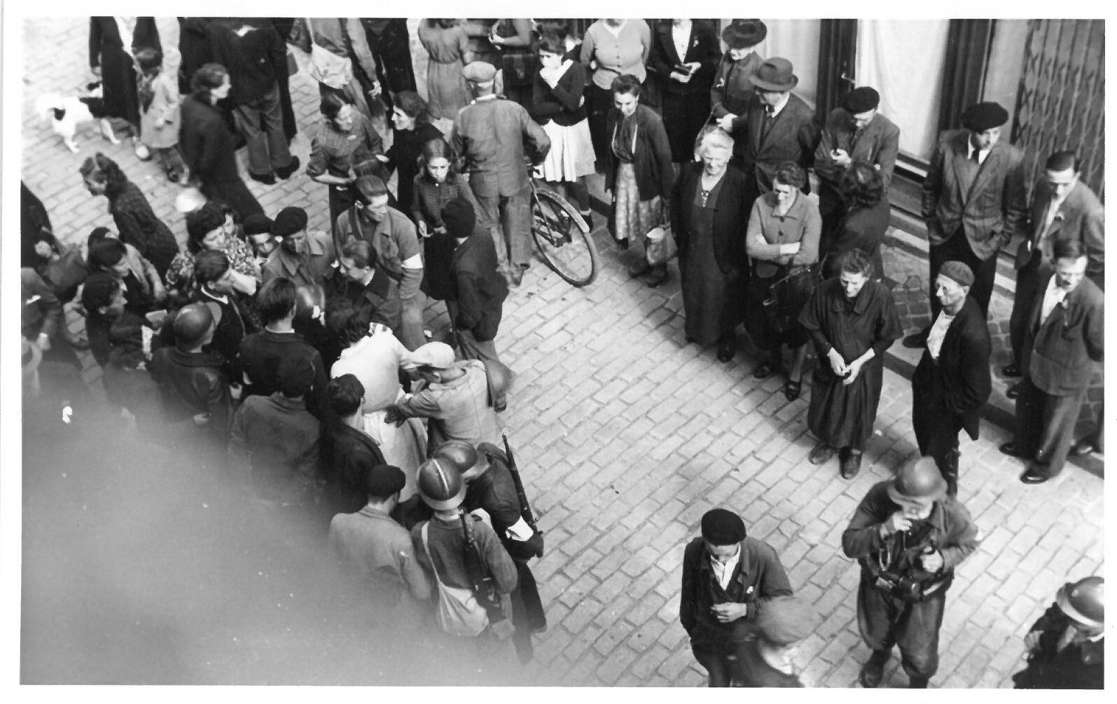 Arrivée des Américains, devant la mairie de Senlis_0