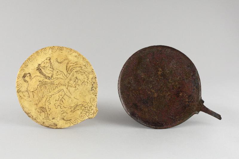 Miroir à manche : combat de Bellérophon et la Chimère_1