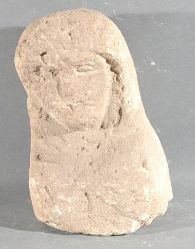Ex-voto du temple de la forêt d'Halatte, buste de femme_0