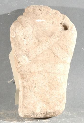 Ex-voto du temple de la forêt d'Halatte, bébé emmailloté_0
