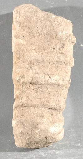 Ex-voto du temple de la forêt d'Halatte, bébé emmailloté_0