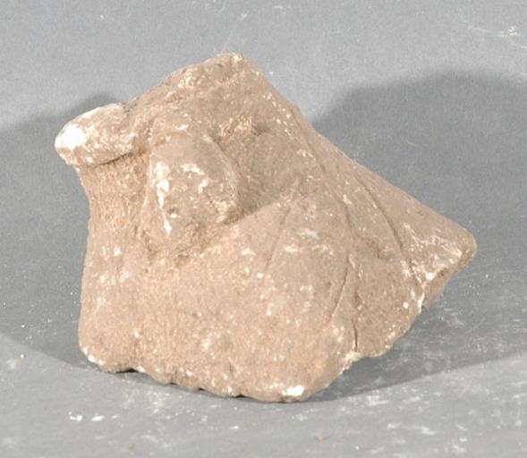 Ex-voto du temple de la forêt d'Halatte, nuque et dos d'une femme_0
