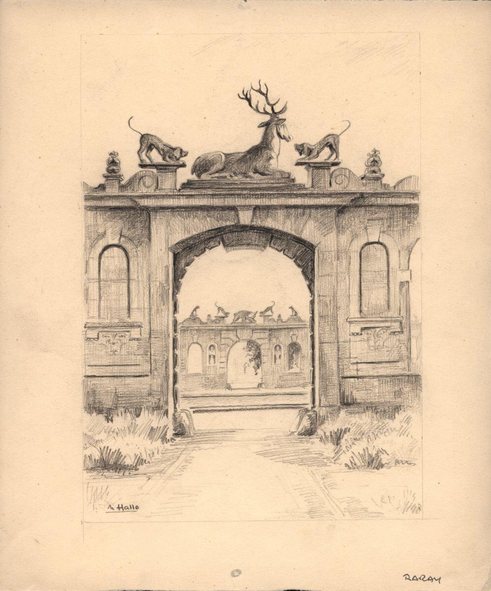 La porte principale de la cour d’honneur au château de Raray (Oise)_0
