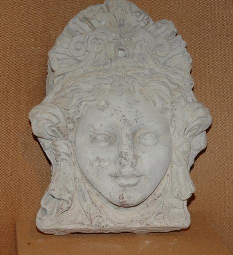 Elément de décor à tête de femme, 16e siècle
