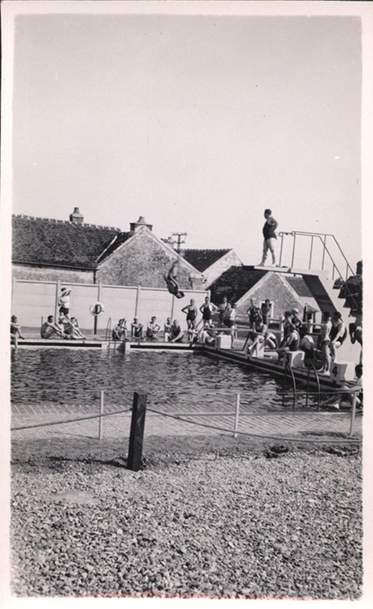 Piscine de Senlis, Charles-Jean Hallo
