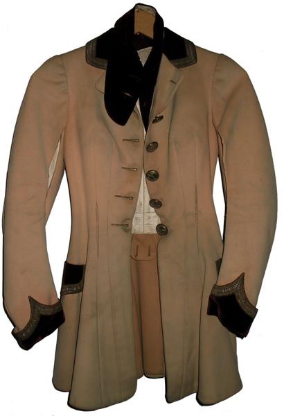 Tenue de dame de l'équipage de Champchevrier (Indre-et-Loire)_0