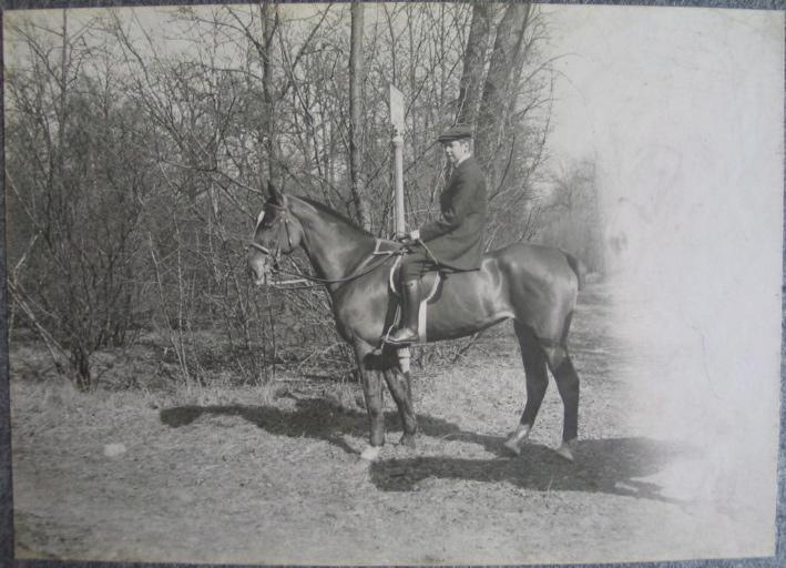 Equipage du duc de Chartres. Veneur à cheval, Eugène de Rozycki, 1894-1910