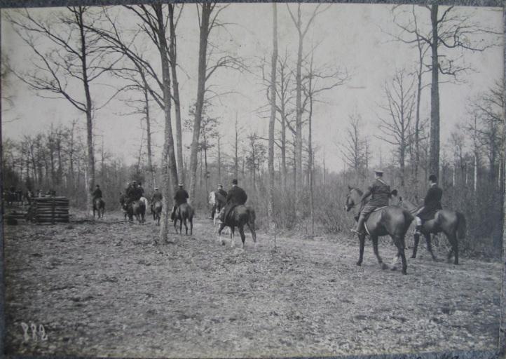 Equipage du duc de Chartres. Veneurs en forêt, Eugène de Rozycki, 1894-1910
