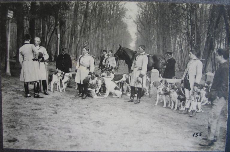Equipage du prince Murat, rallye Chambly. Veneurs et chiens_0