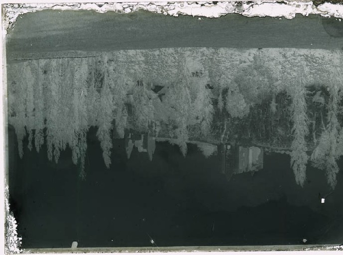 Vue d'Angles-sur-l'Anglin (titre factice)_0