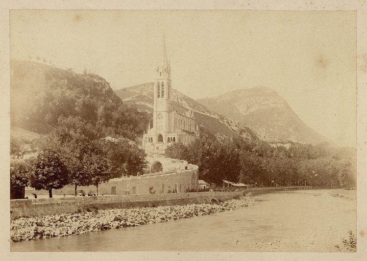 La Basilique de Lourdes_0