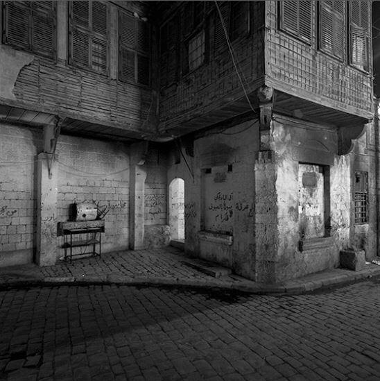 La maison aux deux pigeons. Près de la tour nord de la citadelle, Alep — Alain Ceccaroli