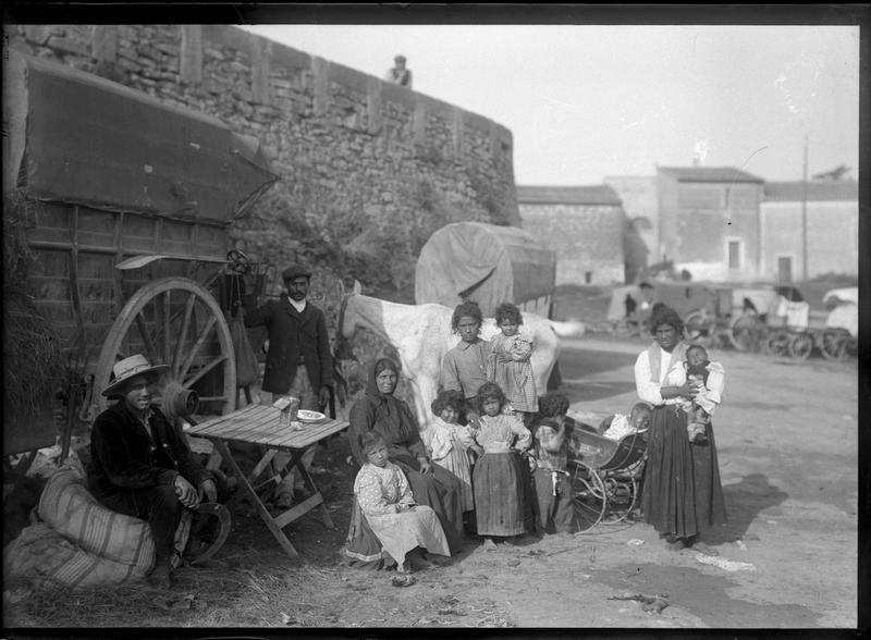 Portrait de gitans aux Saintes-Maries-de-la-Mer_0