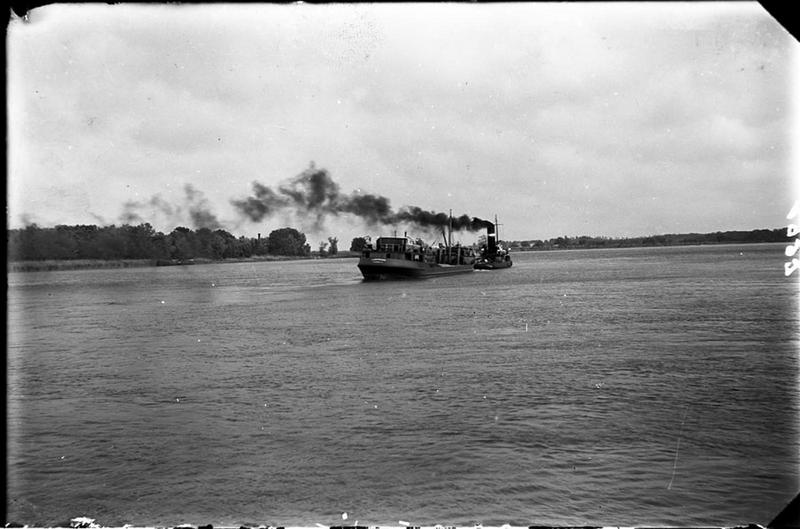 Péniche remorquée_0