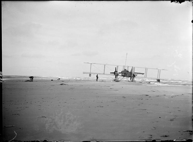Hydravion à la côte_0