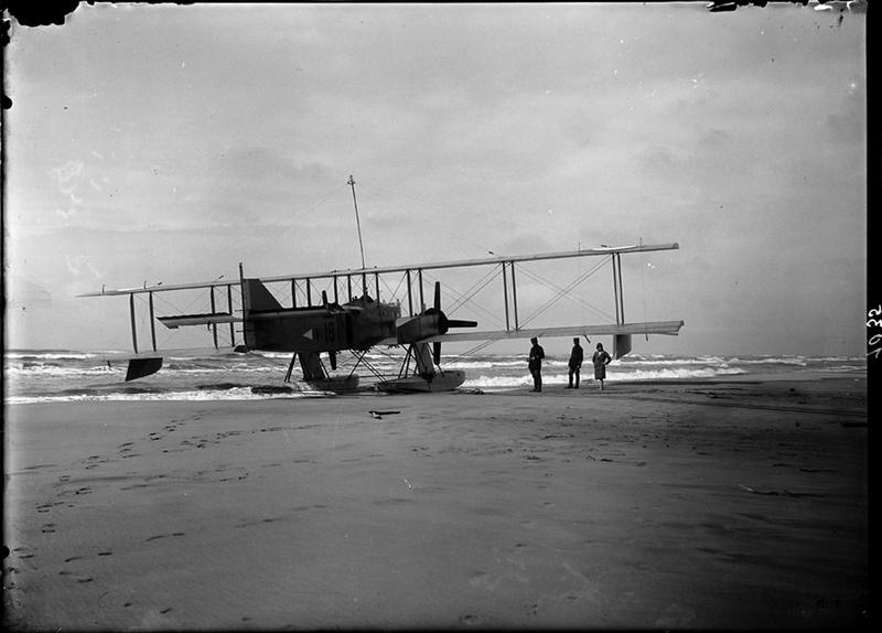 Hydravion à la côte_0