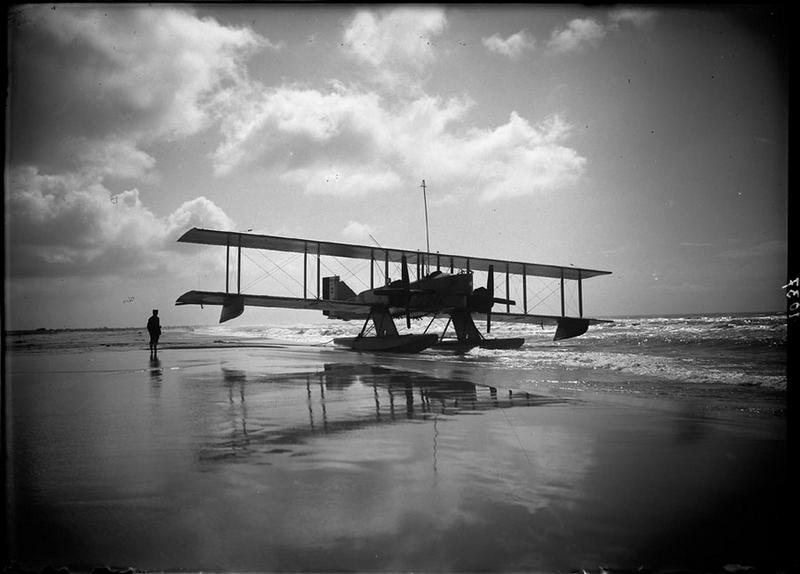 Hydravion à la côte_0
