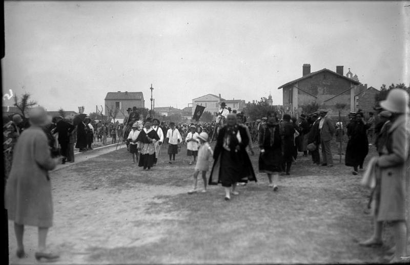 Procession_0