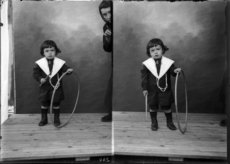 Enfant au cerceau_0