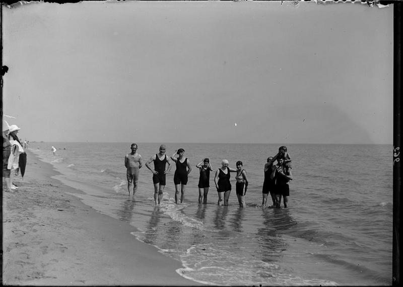 Les pieds dans l'eau_0