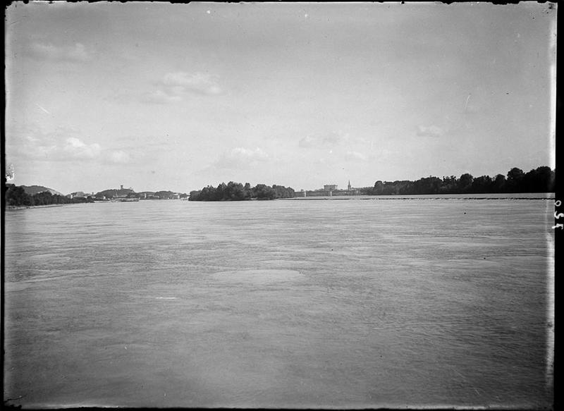Vue depuis le Rhône_0