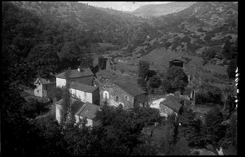 Hameau de montagne_0