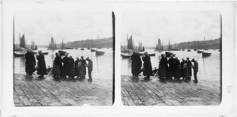 Femmes sur le quai_0