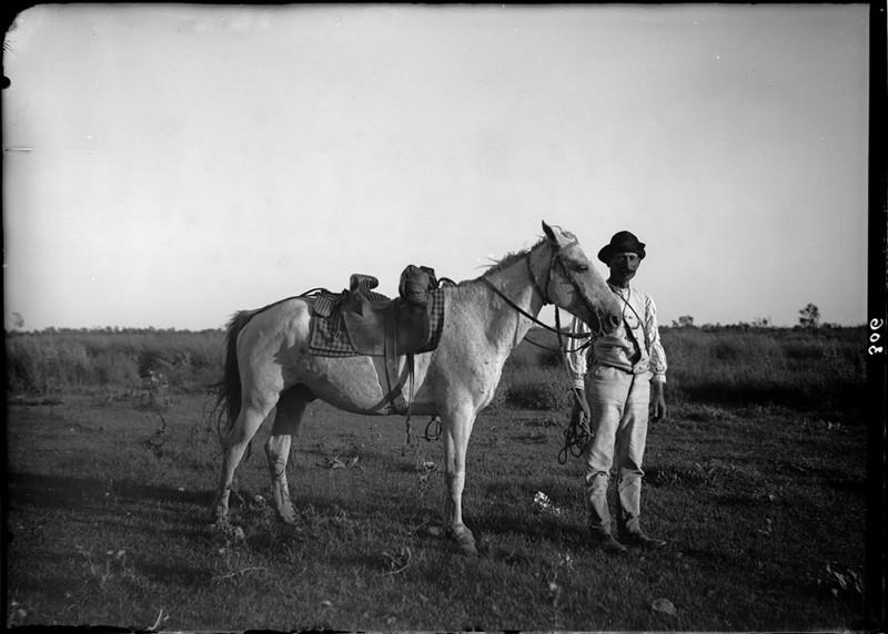 Joseph Mathieu, gardian, Carle Naudot, 1910 vers