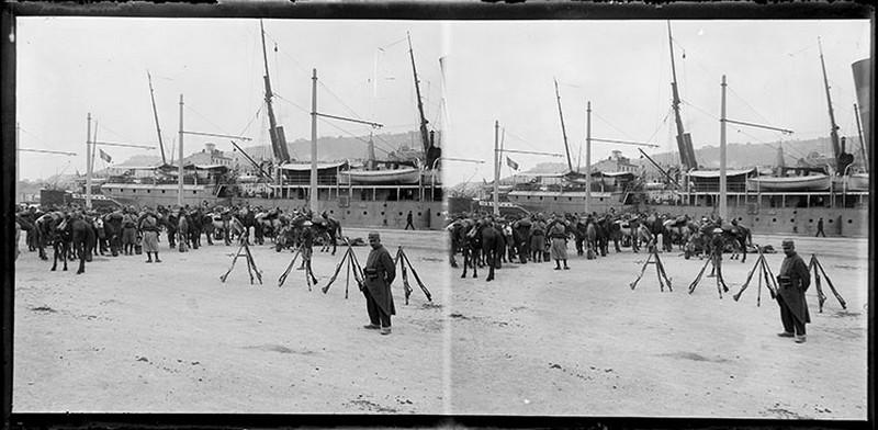 Soldats sur le port de Sète_0