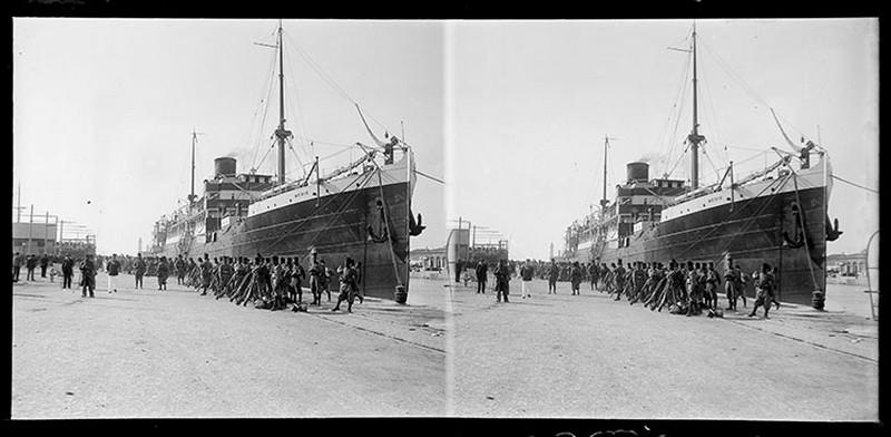 Troupes sur le port de Sète_0