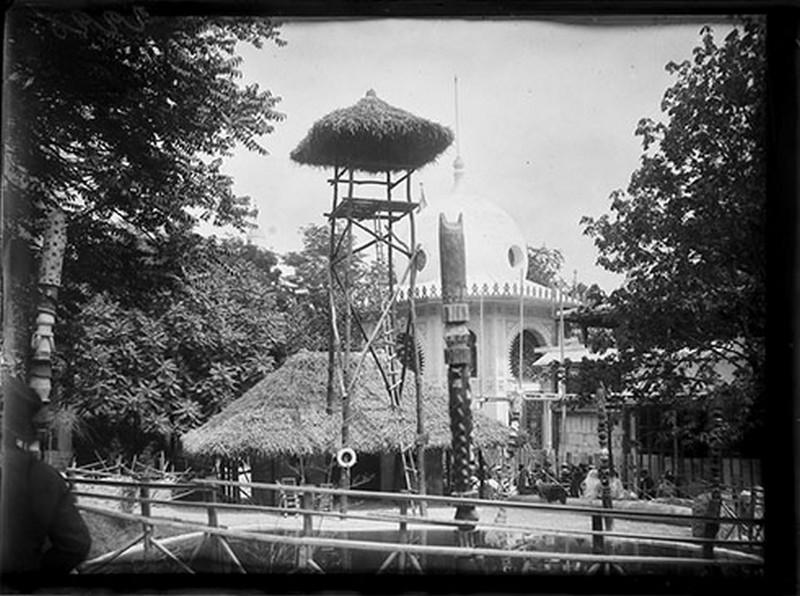Poste de garde indigène au Dahomey [exposition universelle 1900]_0