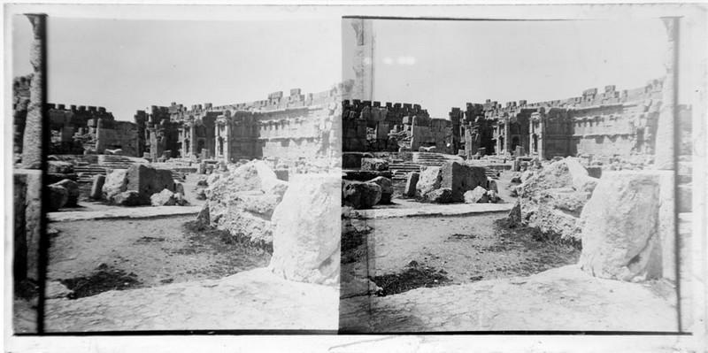 Grande cour de Baalbek_0