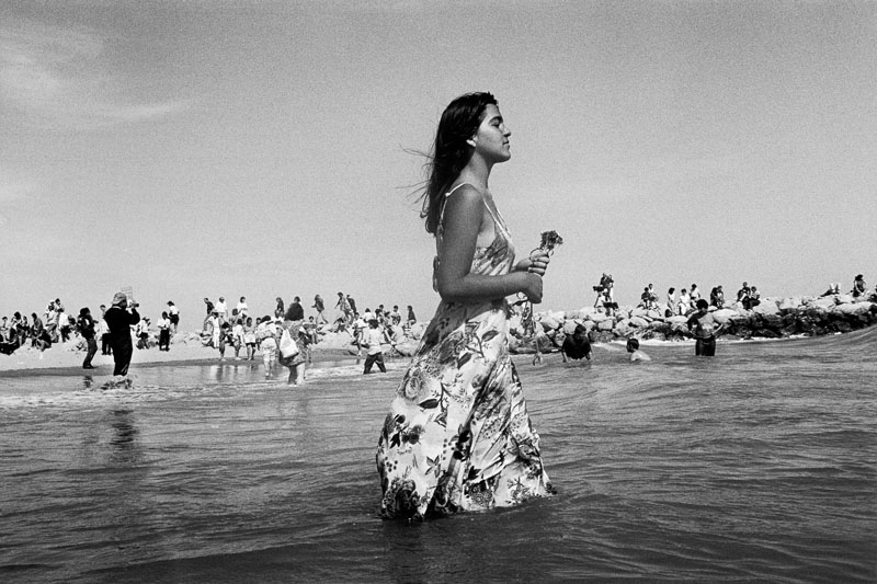 Offrande à la mer d'une jeune fille manouche de Strasbourg, Franck Pourcel, 1995 Mai