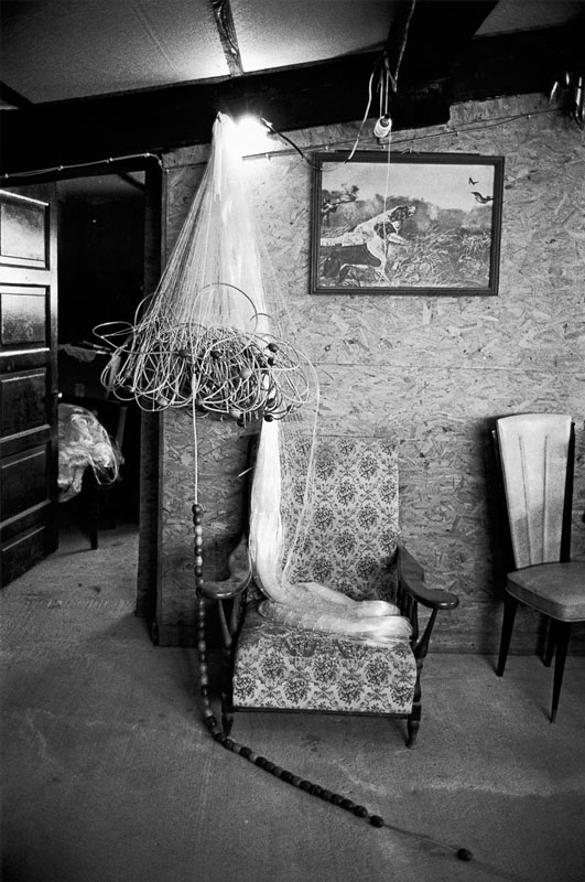 Intérieur de l'habitat d'un pêcheur, Franck Pourcel, 1995 Fév.