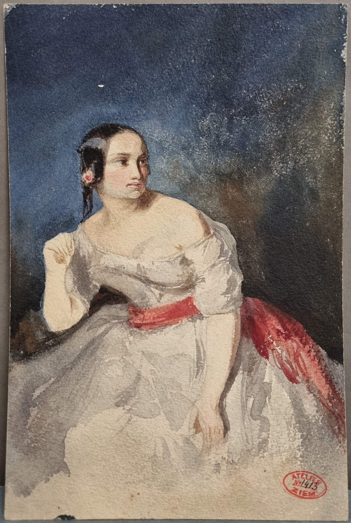 Russie, femme en robe de bal_0