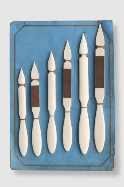 Carte-échantillon, cure-ongles, cure-oreilles, lime_0