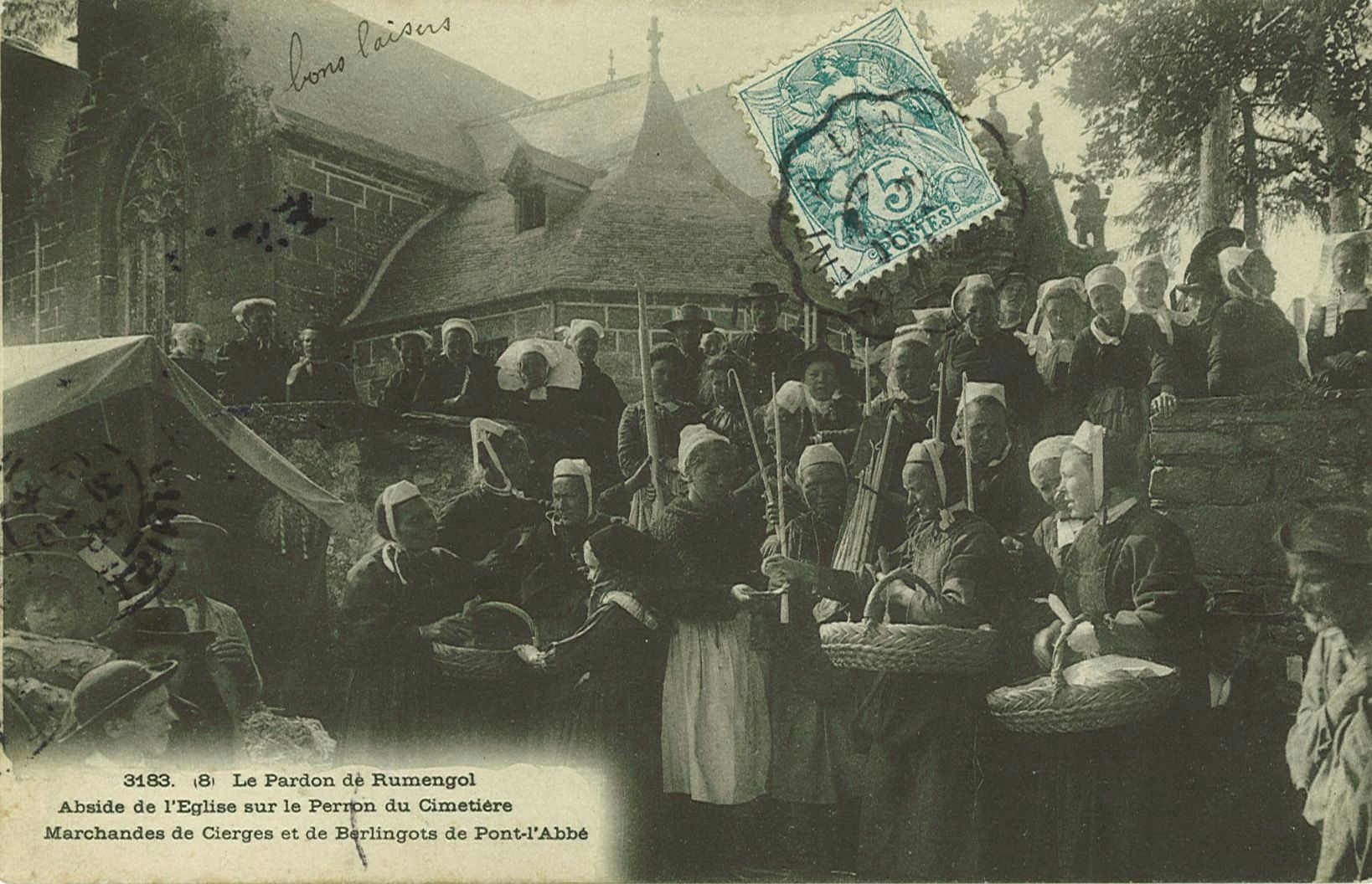 Le Pardon de Rumengol - Abside de l’Eglise sur le Perron du Cimetière Marchandes de cierges et de Berlingots de Pont-l’Abbé_0