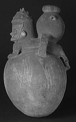 Vase (anthropomorphe)_0
