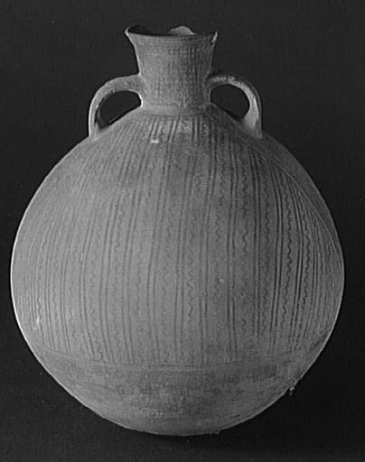 Vase (globulaire, à anses)_0