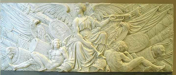 Victoire et captifs nus sur un fond de trophées d'armes_0